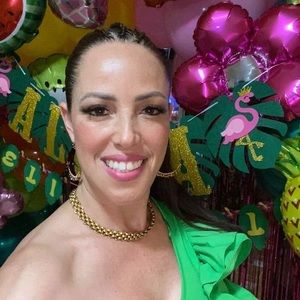 Meet your Posher, Pamela